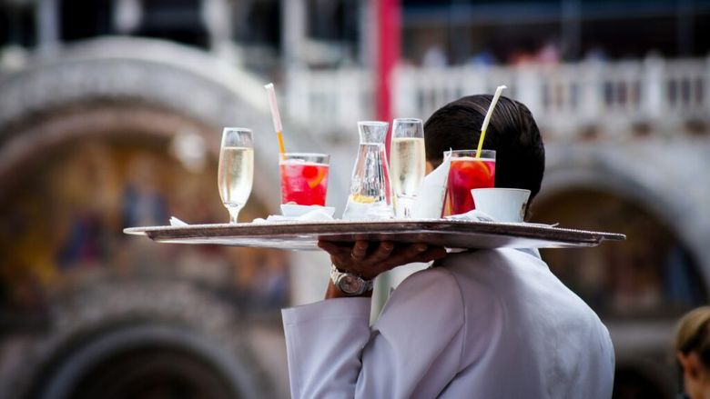 Amendă de 160.000 de lei pentru un restaurant, după ce au fost depistate trei persoane fără contract