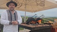 VIDEO | Ce sunt palanețele, turtele coapte la țest cu brânză, varză sau cartofi / Sebastian Câmpean, brutar artizan: „Sunt sufletul nostru!”