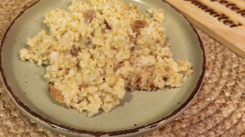 VIDEO | Rețetele Juanitei | Orez carbonara, o variantă a celebrului preparat italian cu paste/ Nu punem smântână, ci parmezan și gălbenuș de ou