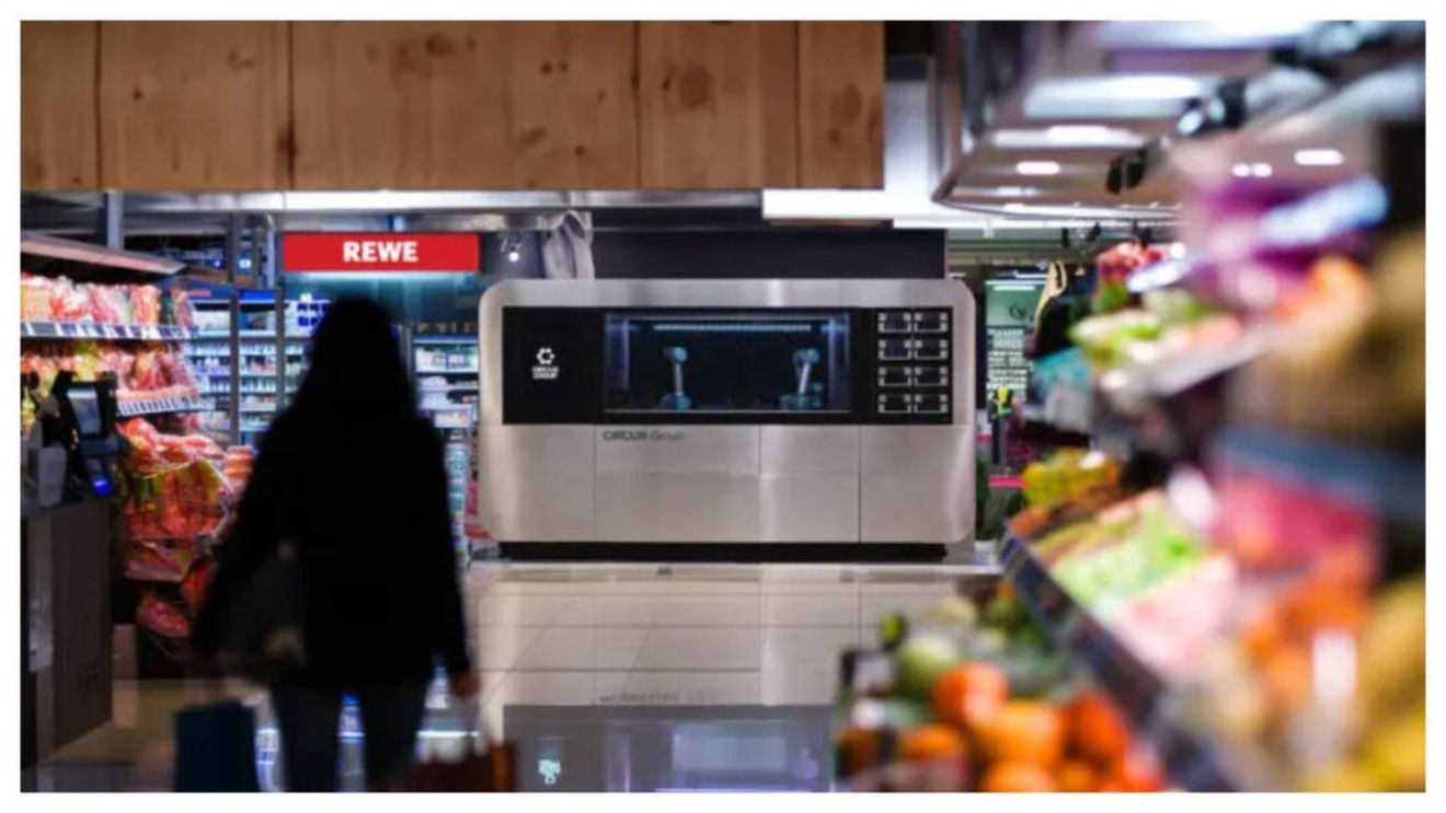 120 de porții pe oră, gătite fără ajutor uman într-o bucătărie digitalizată/ Inteligența artificială ia locul bucătarilor