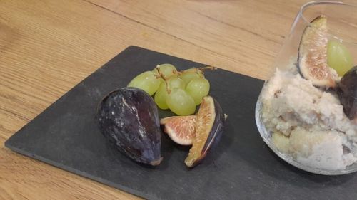 Budincă cu ovăz și fructe. Mic dejun sau desert fără zahăr