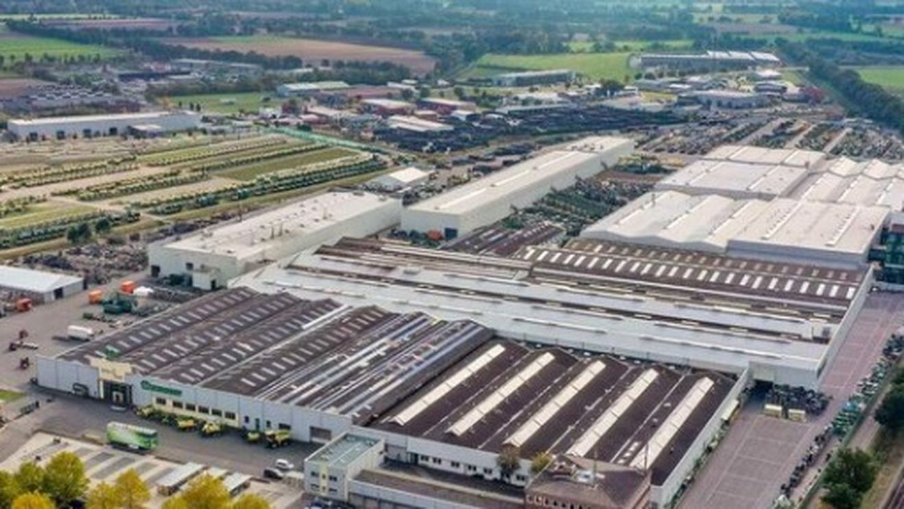 Mii de angajați ai producătorului de mașini agricole Krone au intrat în grevă / Ei spun că salariile actuale nu sunt suficiente pentru a acoperi creșterea costurilor cu locuințele, alimentele și transportul