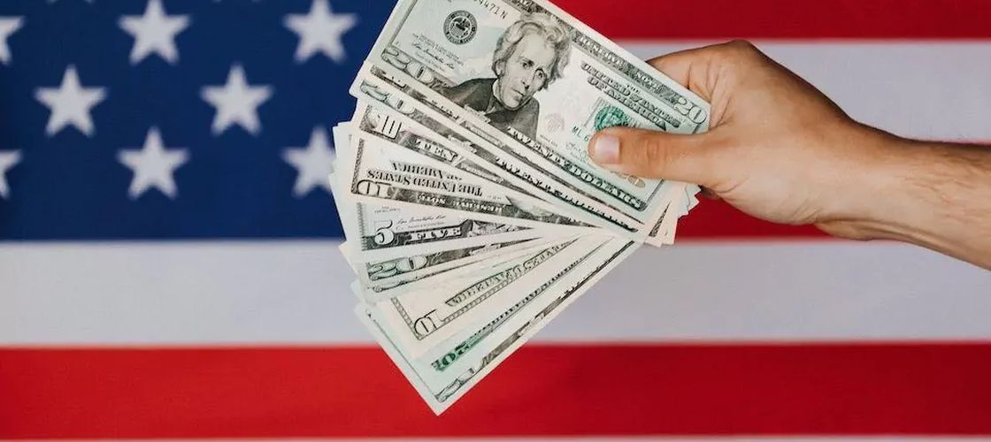 Canada ripostează la taxele lui Trump cu suprataxe de până la 50% pe produsele americane. Între ele produse agricole și lactate