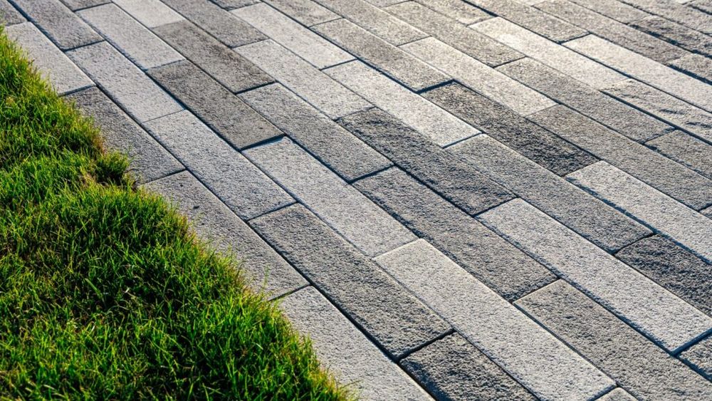 Elis Pavaje, liderul pieței de prefabricate mici din beton din România, a lansat noi produse din gama PREMIUM și PREMIUM PLUS