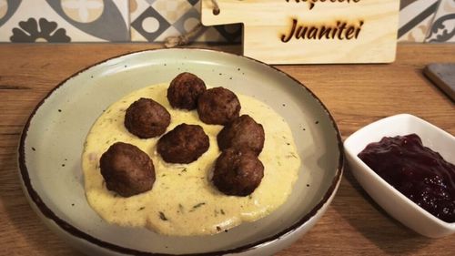 Rețetele Juanitei | Chifteluțe cu sos de muștar - seamănă cu cele de la IKEA, pe care nu le ratăm de câte ori avem drum pe acolo