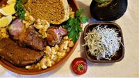 FOTO | Ciolentul, mâncarea lăsată peste noapte în cuptor / Mircea Groza readuce în atenția noastră un preparat vechi, în variante cu gâscă, curcan și porc afumat