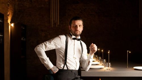 Un chef italian cu o stea Michelin a pus în pauză munca în restaurant pentru a se dedica creării unui instrument AI dedicat gastronomiei. „Cunoaște toate culturile lumii. Va fi ceva revoluționar”