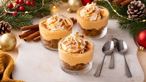 Cozonac la pahar cu cremă, modalitatea cea mai simplă de a recupera resturile de la Crăciun, obținând un desert delicios și rapid