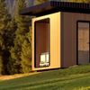Casa neobișnuită din Alpii italieni construită din deșeuri de orez și care adăpostește un stup de albine