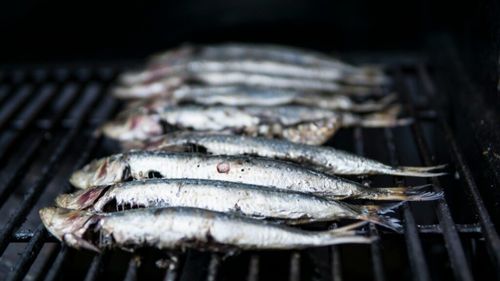 Sardinele sunt un aliment sănătos? O nutriționistă spune că da, pentru că ele pot ajuta la menținerea siluetei și a sănătății inimii și stimulează secreția “hormonului fericirii”