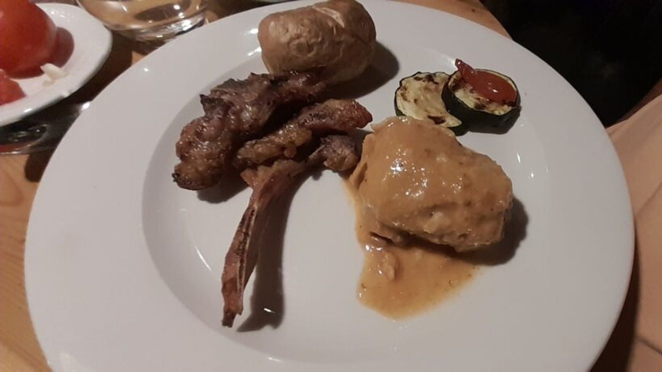 Episodul 4. Valea Aranului – Gastronomia locală. Restaurante de top, produse de km 0 și mâncarea tradițională care seamănă cu sarmalele românești