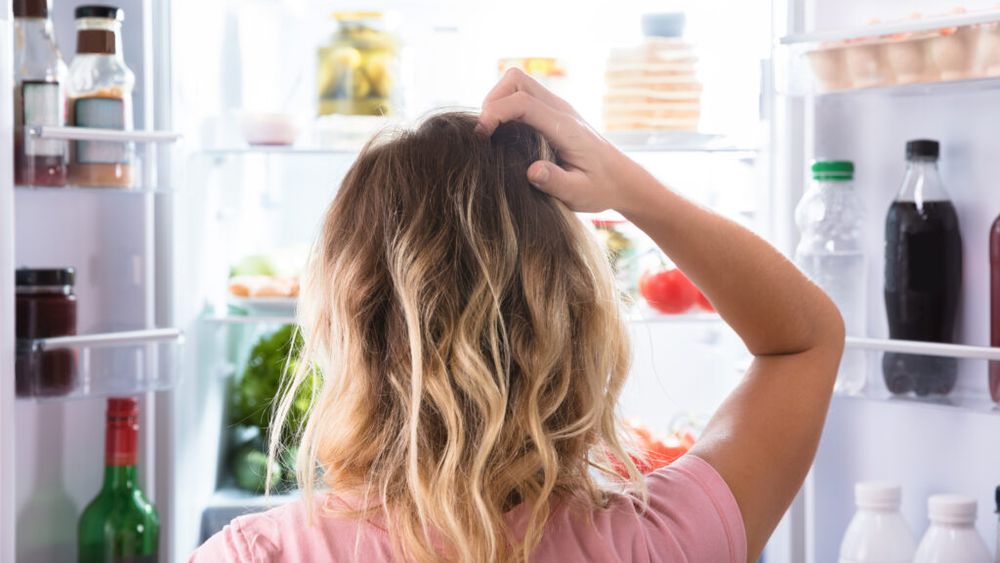 Le consumi zilnic, dar pot ascunde bacterii periculoase: Top 10 alimente cu risc