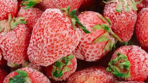 ABC în bucătărie | Cum congelezi corect căpșunile / Trei metode diferite pentru a le conserva