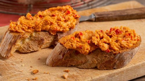 Cum să transformi o gustare simplă într-un aperitiv rafinat, cu pate de ton RIO Mare