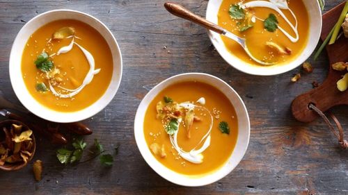Supă cremă de morcovi cu ghimbir. O rețetă care încălzește și se prepară rapid