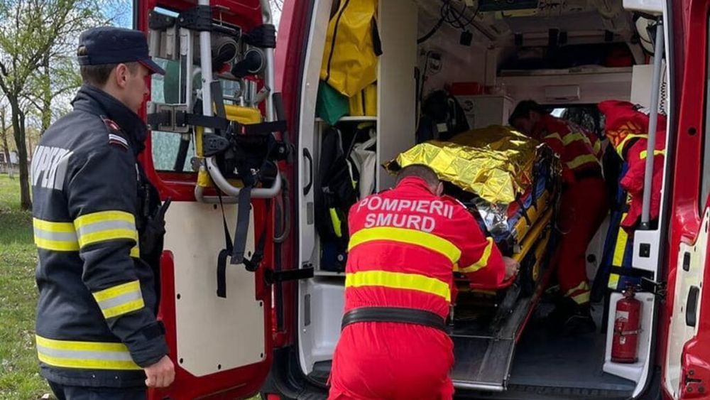 Incendiu la un restaurant din județul Suceava / Flăcările au izbucnit, cel mai probabil, din cauza jarului provenit din coşul de fum al şemineului