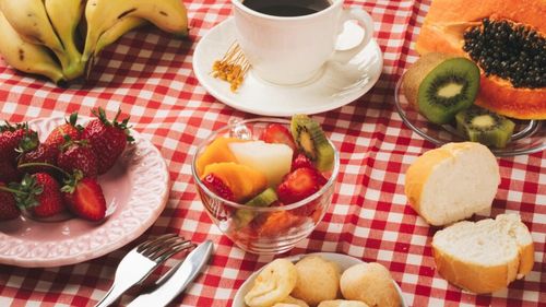 Alimente care te energizează mai tare decât cafeaua