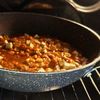 Saganaki de legume, cu vinete și ardei copți. Reinterpretarea unui îndrăgit preparat grecesc, care include și o variantă de post