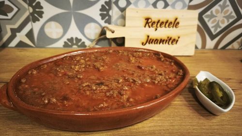 Rețetele Juanitei | Chili cu un sos de legume mai neobișnuit/ Am pus vânătă, ardei copt, roșii și ceapă