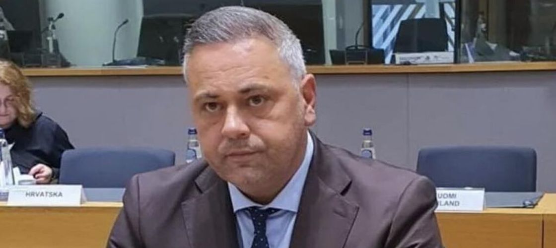 Ministrul Agriculturii: „Vom avea criză alimentară dacă nu intervenim” / Consumul scade, producția se reduce, iar industria riscă falimentul