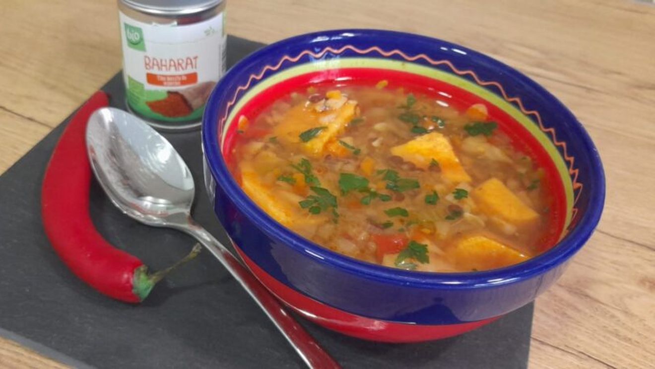 Rețetele Juanitei: Supă de linte cu arome orientale. O variantă a supei marocane