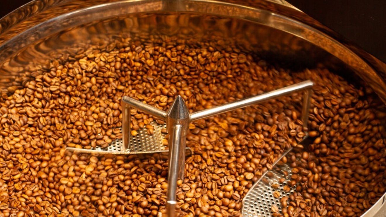 Cum să păstrezi cafeaua pentru a-și păstra aroma mai mult timp/Ce spun specialiștii despre congelarea boabelor de cafea