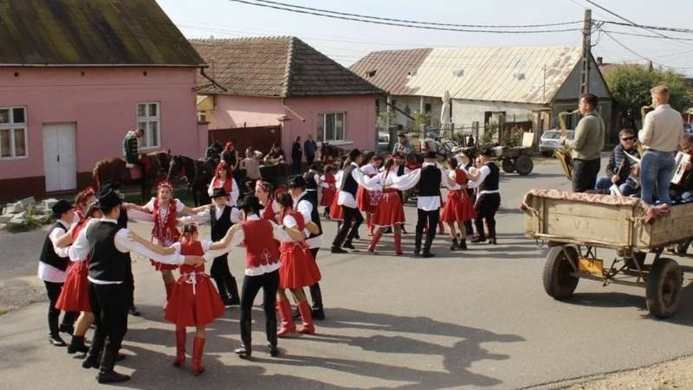 Sărbătoarea strugurilor, marcată de comunitatea maghiară din Sântimreu, Bihor