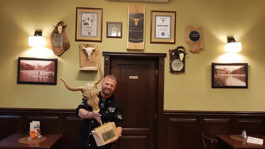 Chef Andras Szigmond și trofeele sale