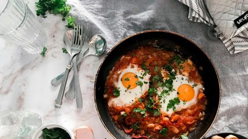 Rețetele Juanitei. Shakshuka. Micul dejun popular în Nordul Africii și Orientul Mijlociu