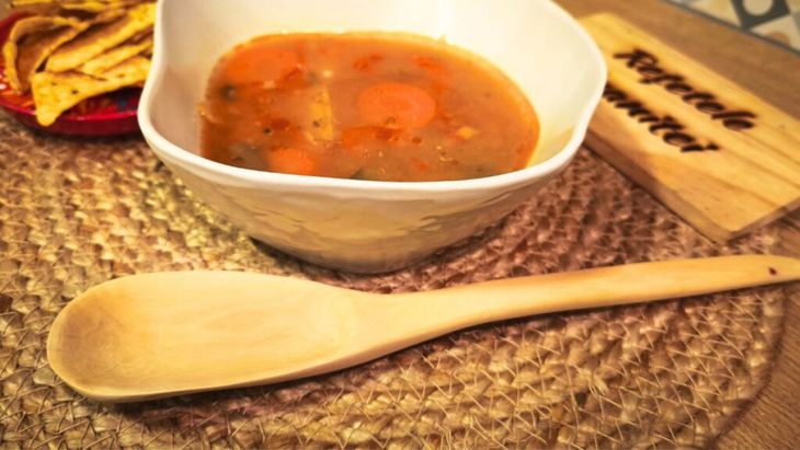 VIDEO | Rețetele Juanitei | Supa magică de slăbit, hipocalorică și de post/ Vom înlocui varza cu broccoli, o legumă plină de vitamine, antiinflamatoare și care nu balonează