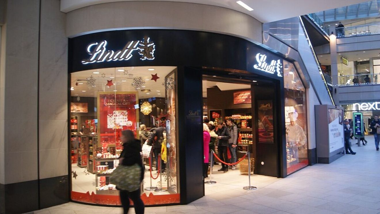 Celebra ciocolată elvețiană Lindt conține metale grele, în special plumb și cadmiu! Informația a ieșit la iveală în cadrul unui proces colectiv de proporții, care se desfășoară în SUA