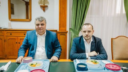 Ministrul Sănătăţii, despre mâncarea din spitale: Nu e o problemă de sistem sau de norme, ci de management şi de bun simţ / Calitatea alimentației în spitale nu este un detaliu neglijabil, ci un indicator esenţial al modului în care tratăm demnitatea pacientului, dar și respectul față de unitatea sanitară și echipă