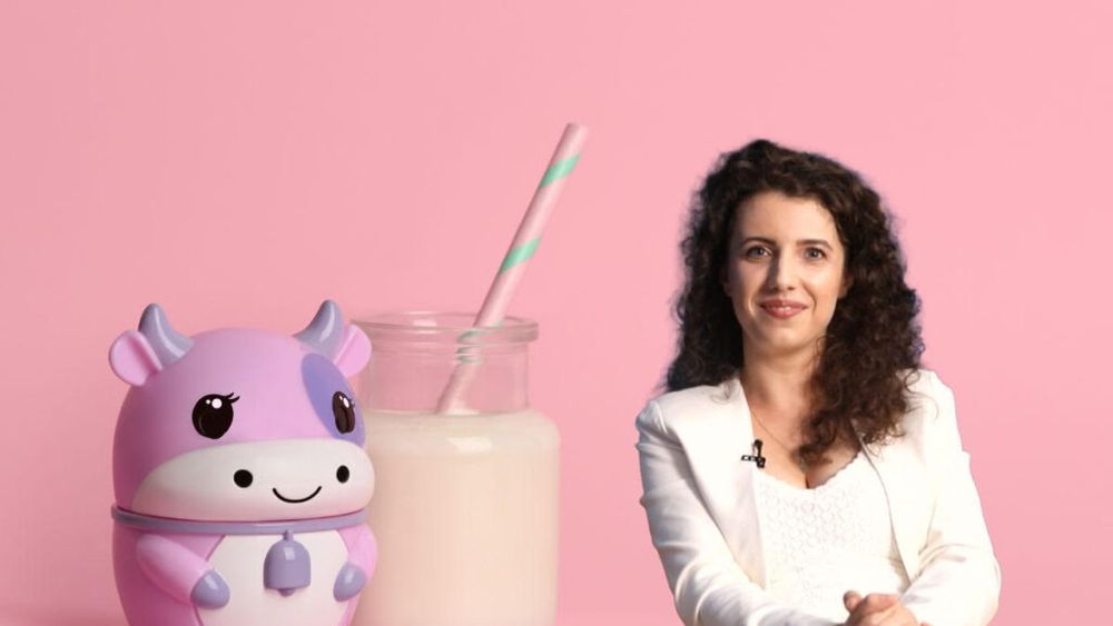 VIDEO | De ce nu e bine să dăm lapte copiilor seara / Medic stomatolog: „Îngroașă mucusul și vulnerabilizează căile respiratorii ale copilului”