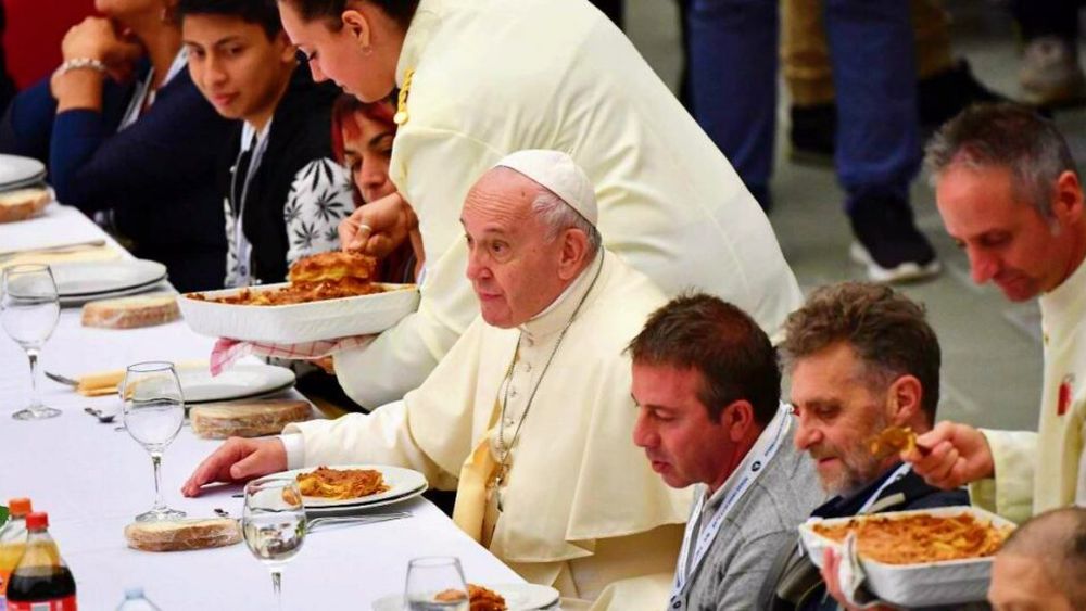 Pentru Papa Francisc, mâncarea era un fel de dar al lui Dumnezeu pentru oameni și un simbol al vieții. „Spune-mi cum mănânci și îți spun ce suflet ai”