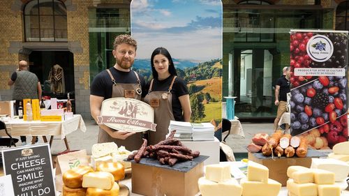 Fermier cu valoare adăugată: Trei frați au pus mână de la mână pentru a aduce un plus fermei familiei. „Calitatea, sănătatea animalelor și respectarea tradiționalului, astea îți vând produsul”