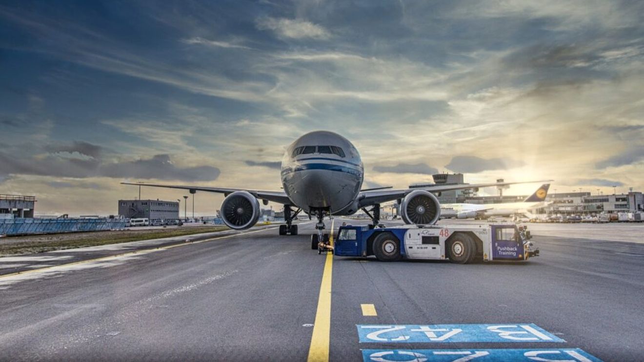 Angajați DNATA - responsabili de producția alimentară, logistică și distribuție - din marile aeroporturi ale Marii Britanii amenință cu greva. Serviciile de catering ar putea fi grav afectate