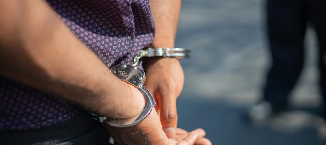 Fermier condamnat la aproape opt ani de închisoare după ce și-a atacat soția cu un pesticid. Instanța a considerat fapta o tentativă clară de omor