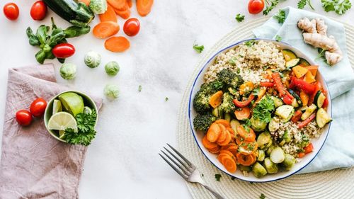 Iată ce alimente pot provoca o exacerbarea a psoriazisului/ Dietele Paleo, Mediteraneeană și Vegană te-ar putea ajuta să te simți mai bine