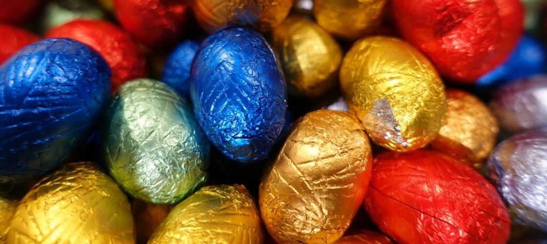 Italia: Ouă de Paște cu viermi, descoperite de elevi într-o fabrică de dulciuri / Unitatea a fost închisă de autorități