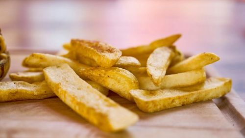 Fotbal și chips. 3 idei de cartofi în air fryer cu gust inedit, perfecte pentru viitoarele meciuri