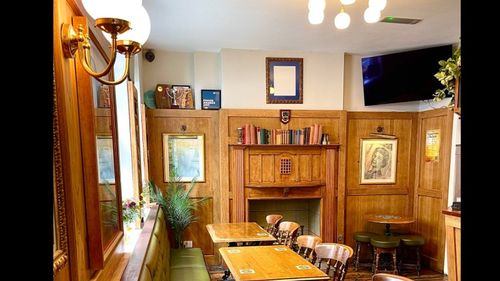 De la pub „neîngrijit” la fenomen internațional / Cum a ajuns un local să epuizeze toate rezervările pe 2026, în doar 11 minute / Are doar 7 mese, iar meniul se adaptează sezonului