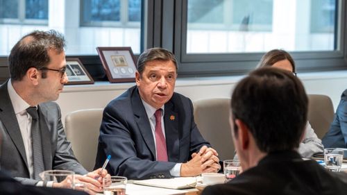 Reforma PAC, criticată dur de ministrul spaniol al Agriculturii: „Politica Agricolă Comună a dispărut odată cu această propunere”