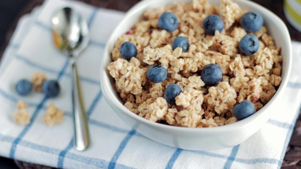 Lot de musli cu fructe, retras din magazinele Profi din cauza depăşirii nivelului maxim admis de deoxinivalenol, o micotoxină întâlnită frecvent în cereale