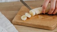 Bananele pot ajuta la scăderea colesterolului „rău”. Ce spun cardiologii și cu ce e bine să le combini