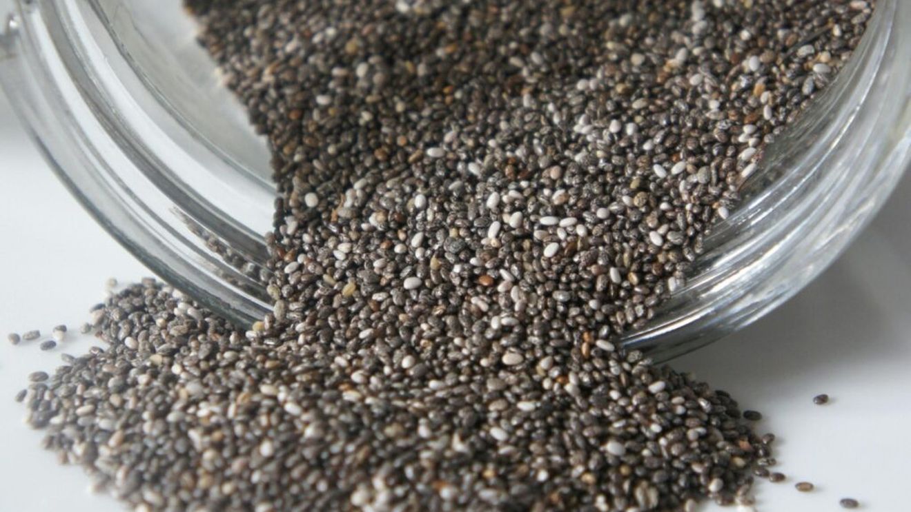 Semințele de chia ar putea fi un remediu excelent în gastrită / Un dietetician spune că acestea ajută la reducerea inflamației mucoasei stomacului și pot ameliora durerile de stomac și indigestia