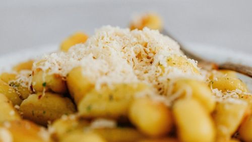 Idei de cină | Gnochi cu mix de ciuperci și lapte de cocos, un preparat simplu și exotic/ Rețetele Juanitei