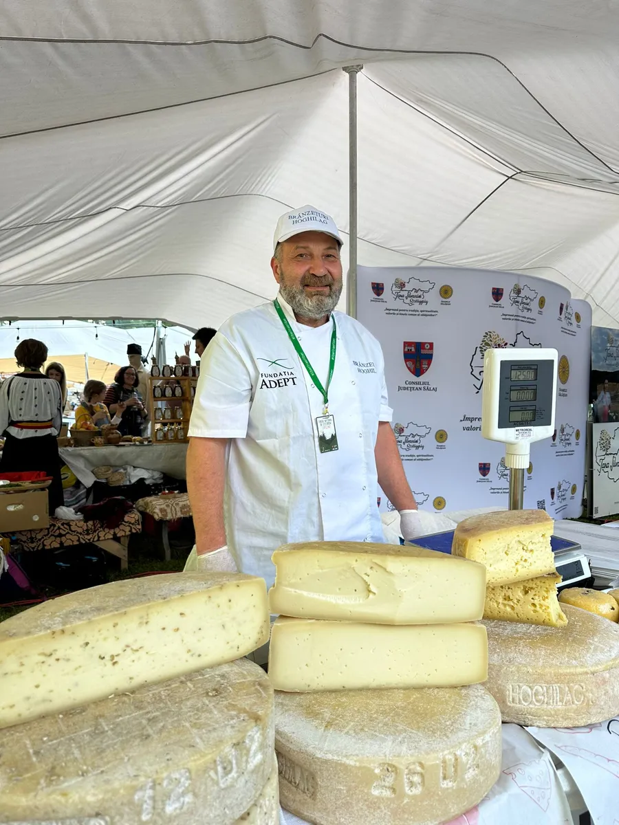 Text alternativ: branza-hoghilag-targ-produse