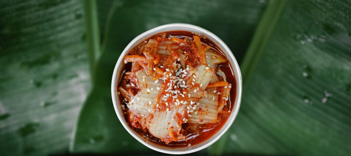 Iaurt, kefir, kimchi și kombucha / Ce au observat oamenii de știință la persoanele care consumă frecvent alimente fermentate