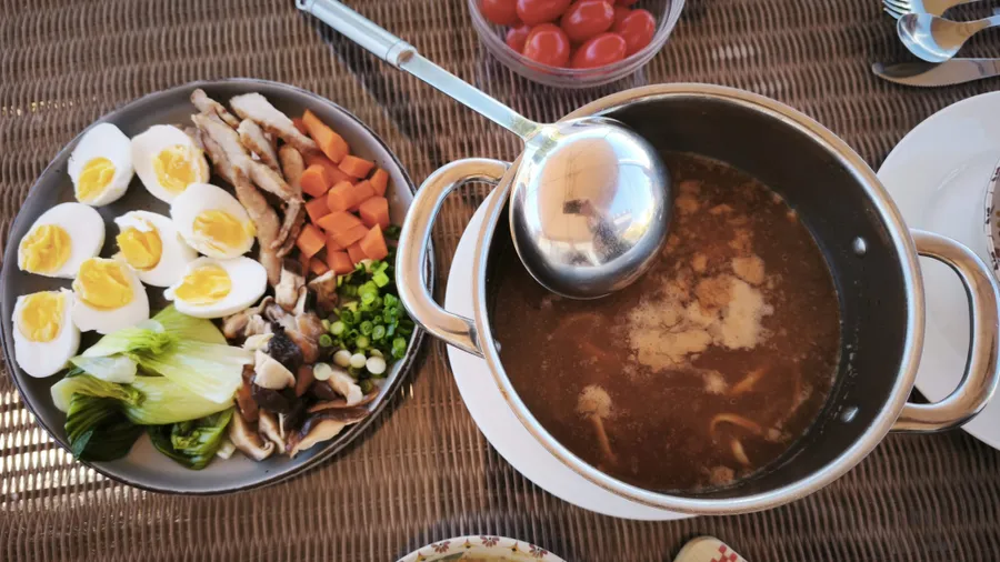 video-foto-retetele-juanitei-supa-miso-cu-carne-porc-gust-umami