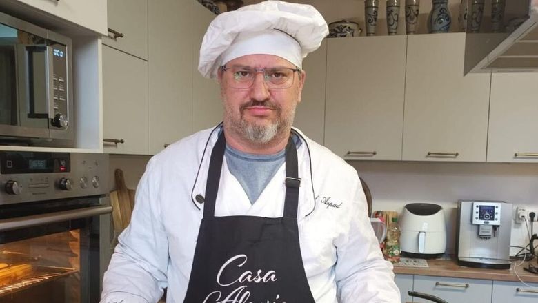 FOTO | A renunțat la viața din Germania pentru a deschide Punct Gastronomic Local în Banat / Arpad Szabo: „Din păcate, oamenii din jurul nostru nu prea mai pun nimic în grădină. Nu pot lua brânză de la ciobanii din zonă, pentru că nu au acte”
